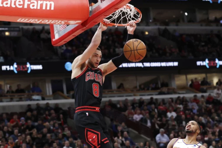 Zach LaVine levitates for incredibly casual 360 dunk